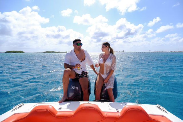 Boat Tour at Aruba with Snorkeling & Swimming